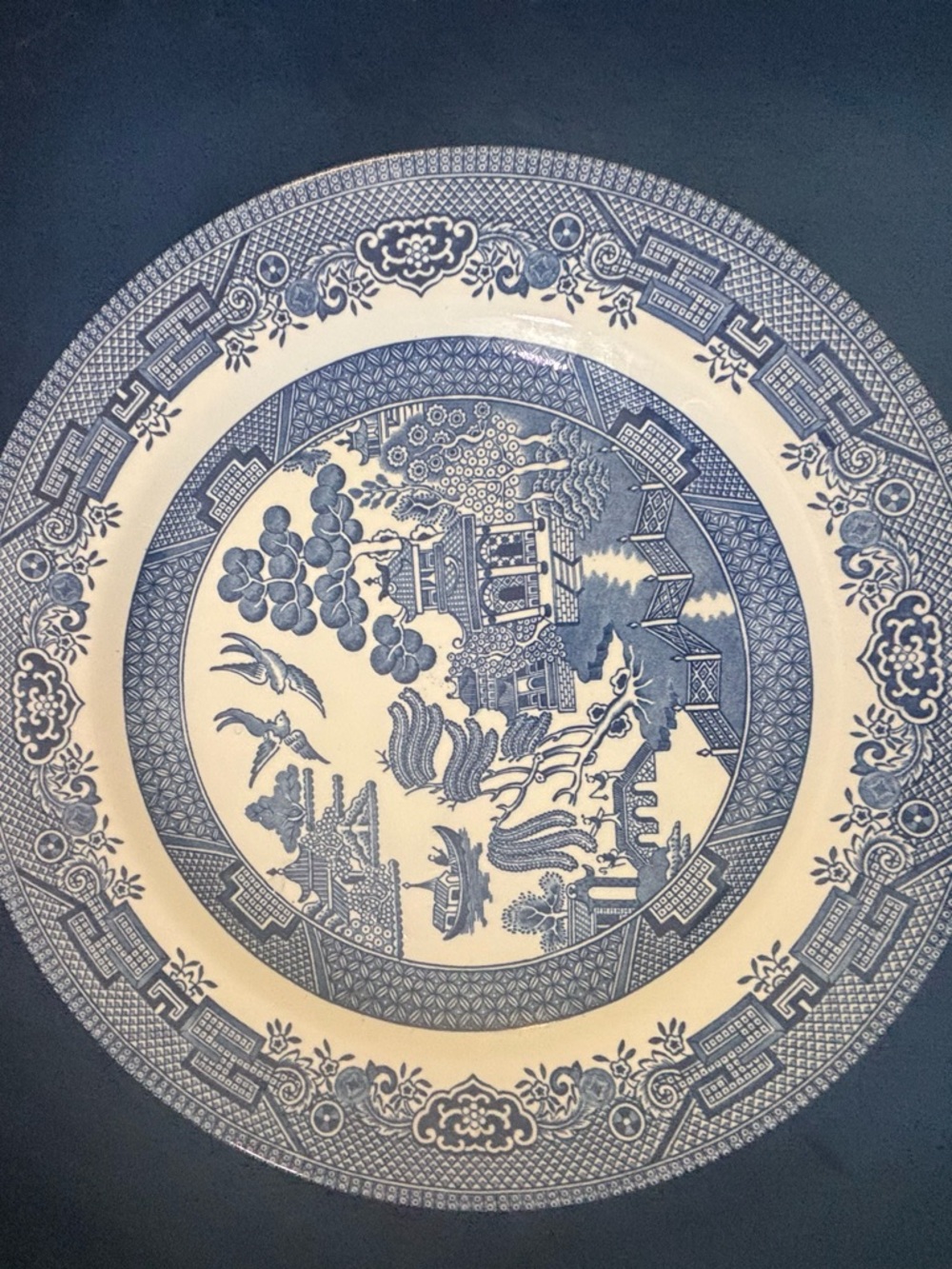 Church Hill Blue Willow Pattern Dinner Plate - Blue and Cream - Picture 5 of 11